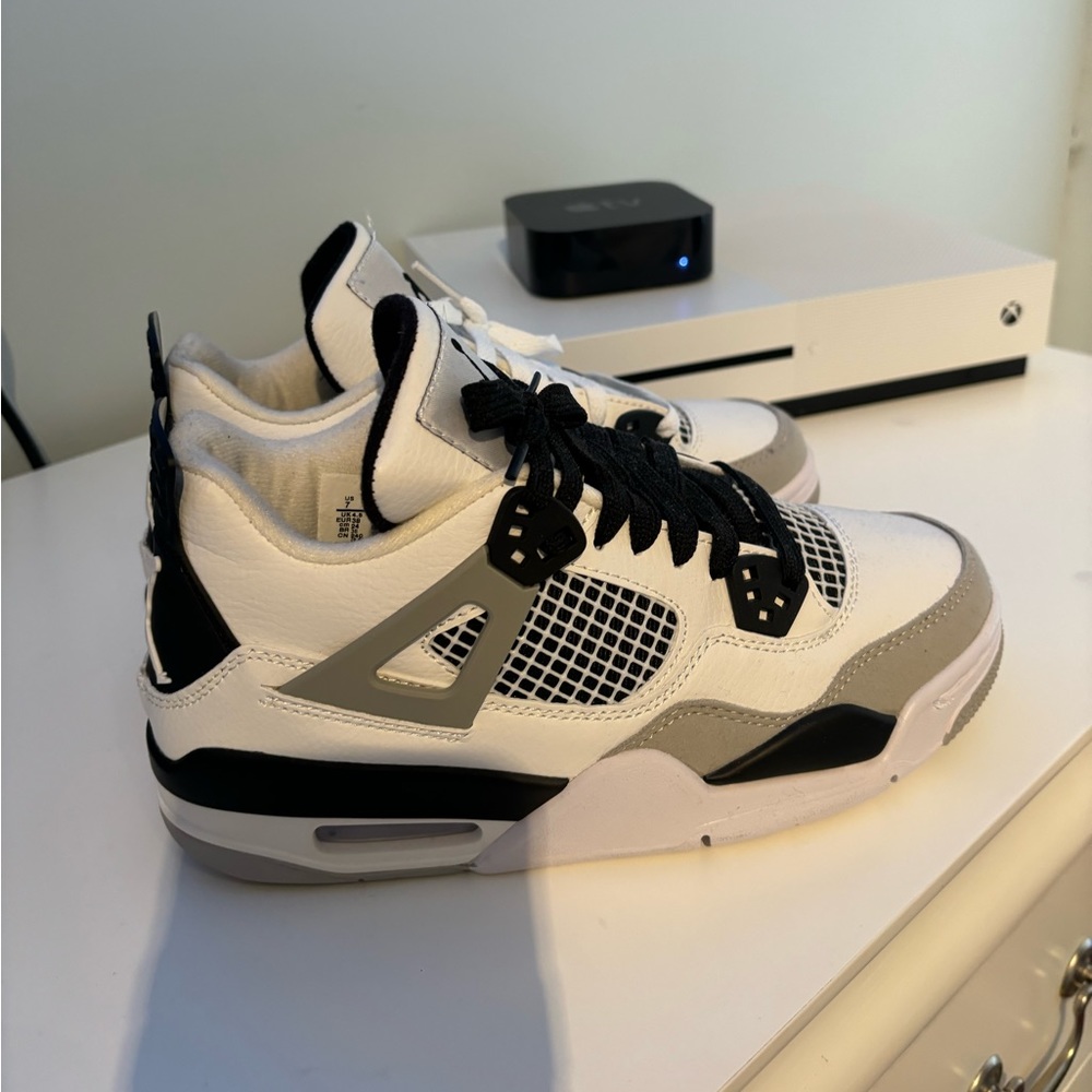 Jordan 4